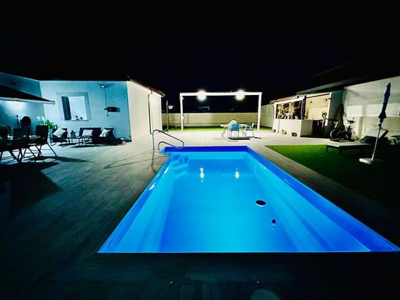 Foto 1 de Xalet en venda a Plasencia de 3 habitacions amb terrassa i piscina