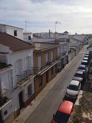 Foto 1 de Venta de piso en Gibraleón de 4 habitaciones con terraza