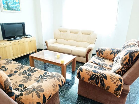 Foto 1 de Piso en alquiler en San Matías - Realejo de 3 habitaciones con muebles y aire acondicionado