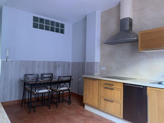 Foto 2 de Pis en lloguer a Lepanto de 2 habitacions amb terrassa i mobles