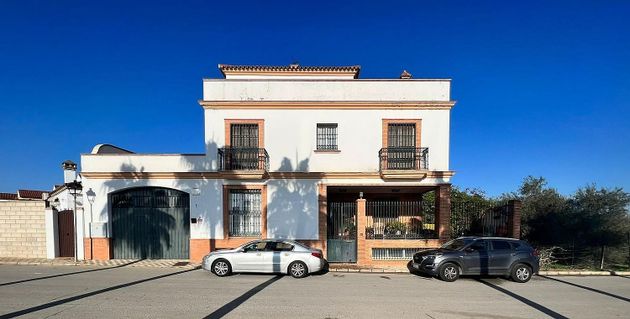 Foto 1 de Venta de casa en Villanueva del Ariscal de 5 habitaciones con terraza y garaje