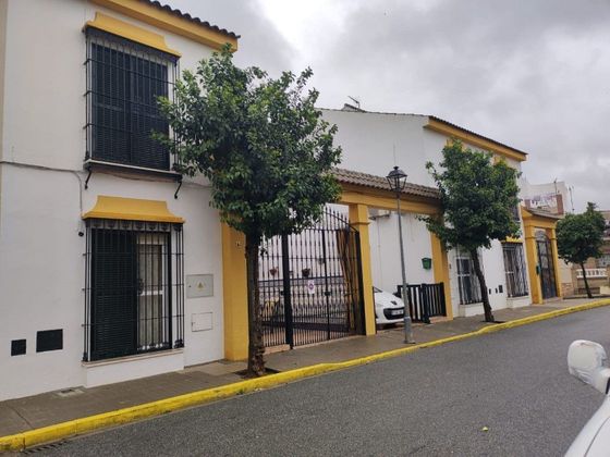 Foto 1 de Casa en venda a Palomares del Río de 4 habitacions amb terrassa i aire acondicionat
