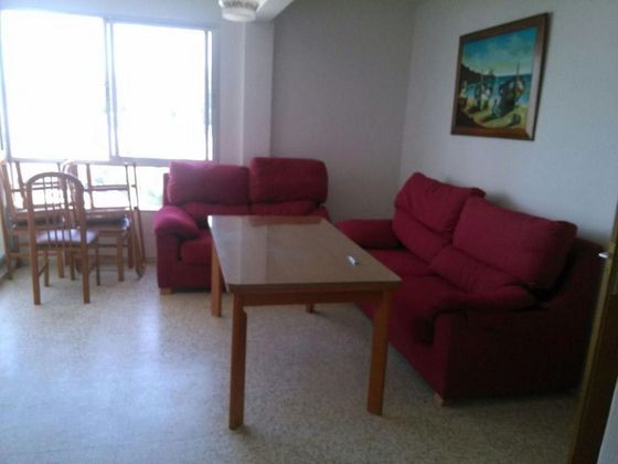 Foto 1 de Piso en venta en Valdelagrana de 3 habitaciones con terraza y piscina