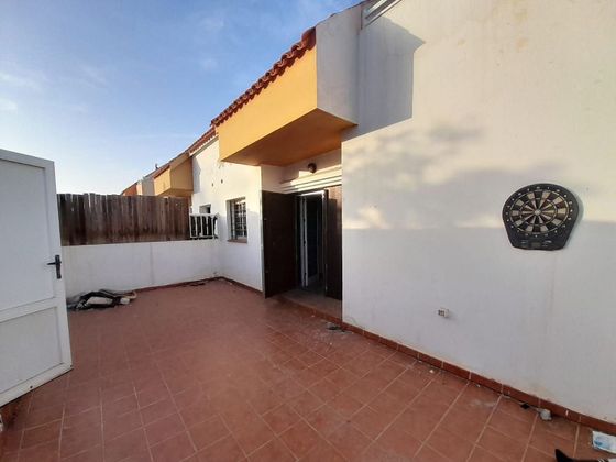 Foto 1 de Chalet en venta en calle Gran Canaria de 3 habitaciones con terraza y piscina