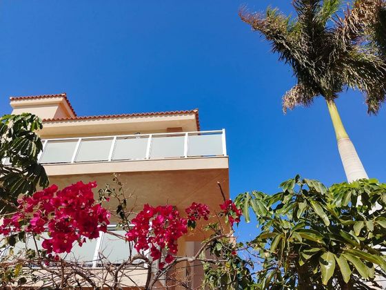 Foto 2 de Venta de dúplex en calle El Cardon de 3 habitaciones con terraza y piscina