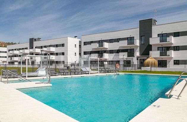 Foto 1 de Piso en alquiler en Benajarafe – Almayate de 2 habitaciones con terraza y piscina