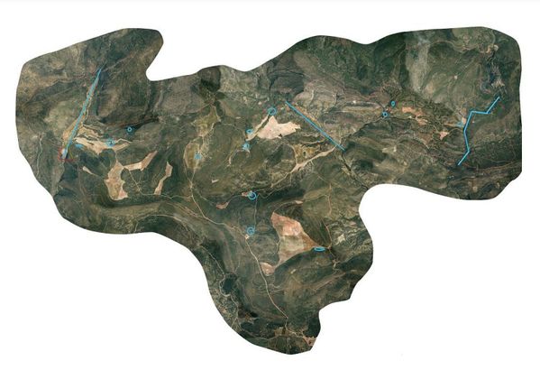 Foto 2 de Venta de terreno en Centro - Cuenca de 19560000 m²