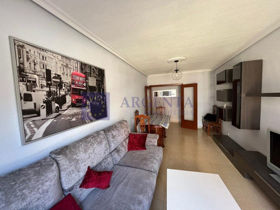 Foto 1 de Pis en venda a Centro - Cáceres de 4 habitacions amb terrassa i ascensor