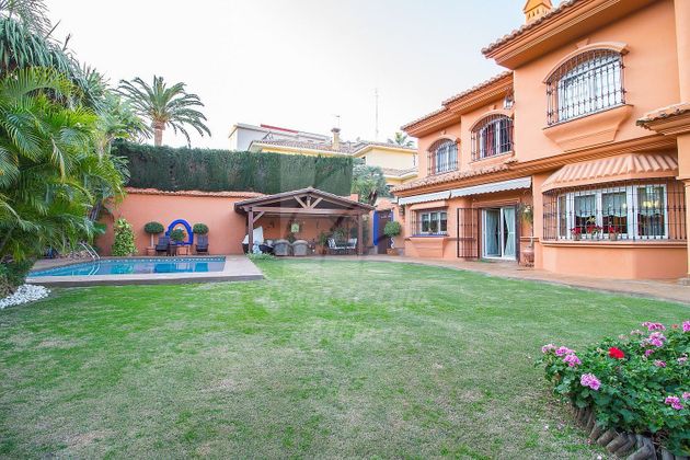 Foto 2 de Xalet en venda a El Mayorazgo - El Limonar de 5 habitacions amb terrassa i piscina