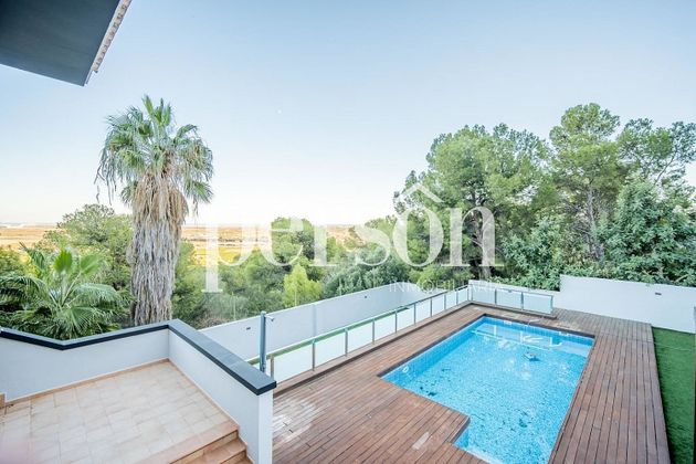 Foto 1 de Xalet en venda a Centro - El Castillo de 4 habitacions amb terrassa i piscina