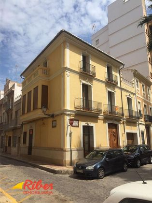 Foto 1 de Casa en venta en plaza De la Sal de 5 habitaciones con terraza y garaje