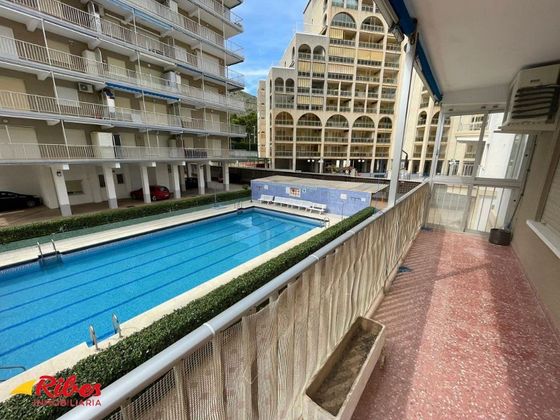 Foto 2 de Pis en venda a calle Jaume Roig de 3 habitacions amb terrassa i piscina