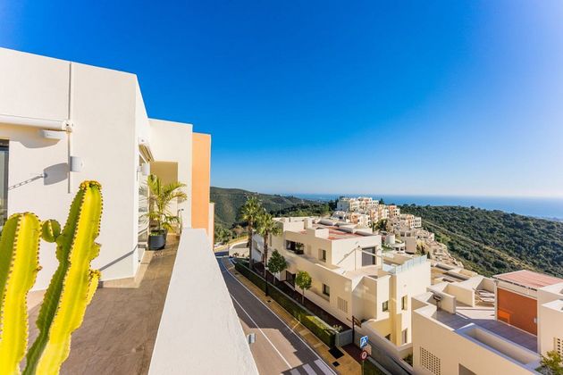 Foto 2 de Àtic en venda a Los Monteros - Bahía de Marbella de 3 habitacions amb terrassa i piscina