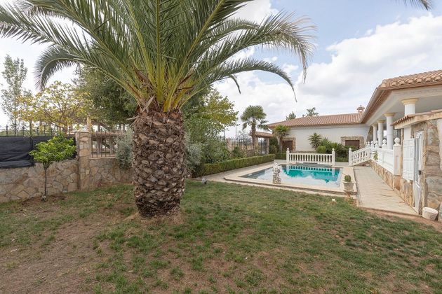 Foto 2 de Xalet en venda a Escúzar de 3 habitacions amb terrassa i piscina