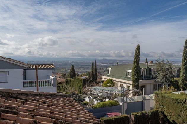 Foto 2 de Xalet en venda a Huétor Vega de 5 habitacions amb terrassa i garatge
