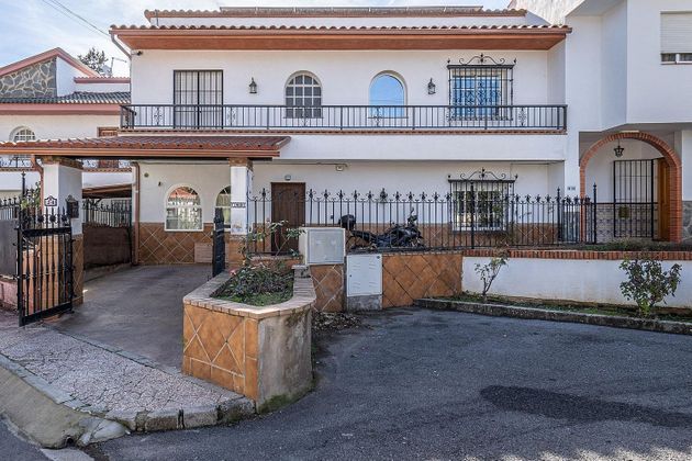 Foto 1 de Xalet en venda a calle Mirador de la Sierra de 4 habitacions amb terrassa i piscina
