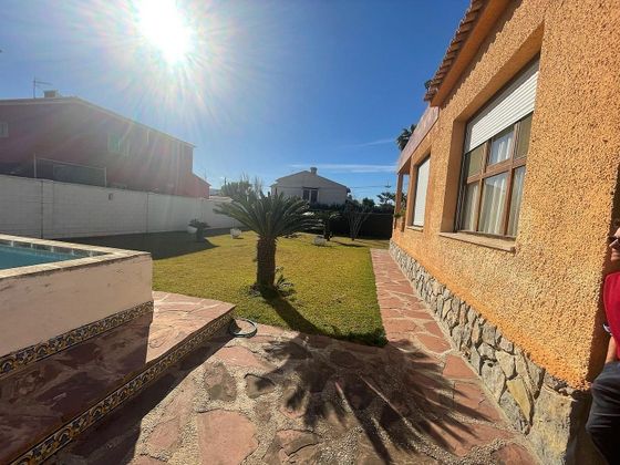 Foto 2 de Xalet en venda a Canet d´En Berenguer de 5 habitacions amb terrassa i piscina