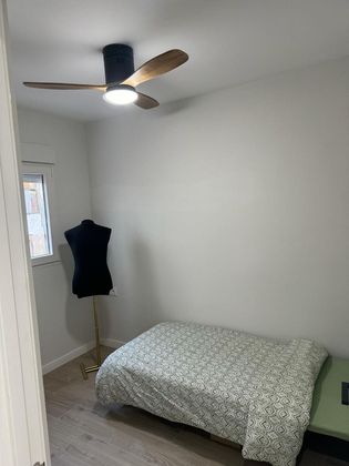 Foto 2 de Piso en venta en En Corts de 3 habitaciones con aire acondicionado