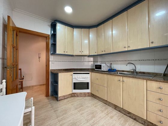 Foto 1 de Alquiler de piso en San Javier de 2 habitaciones con garaje y muebles