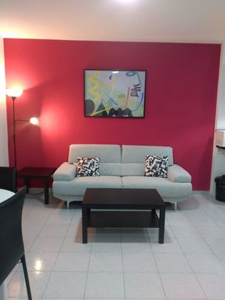 Foto 1 de Piso en alquiler en calle Maestro Pedro Pérez Abadia de 2 habitaciones con jardín y muebles
