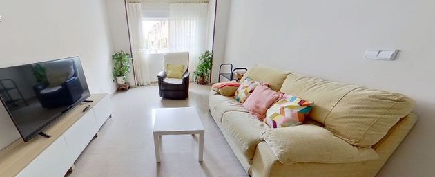 Foto 2 de Piso en alquiler en El Ranero de 2 habitaciones con muebles y aire acondicionado