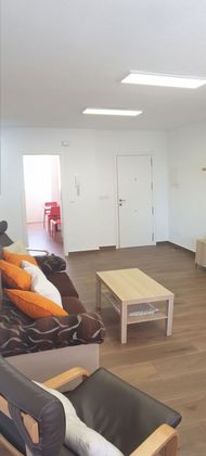 Foto 2 de Alquiler de piso en Centro - Murcia de 3 habitaciones con jardín y muebles