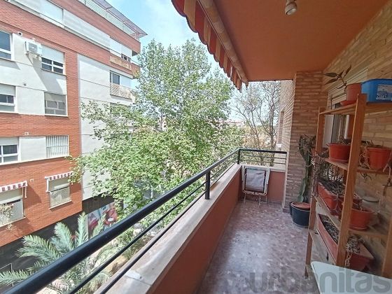 Foto 2 de Piso en alquiler en El Infante de 3 habitaciones con terraza y garaje