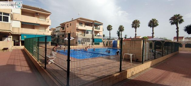 Foto 2 de Pis en venda a Los Narejos de 2 habitacions amb terrassa i piscina