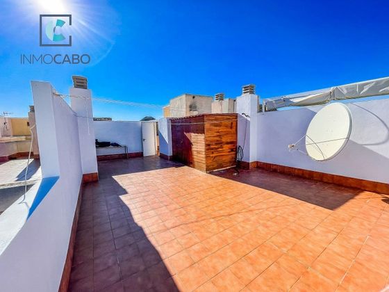 Foto 1 de Àtic en lloguer a Cabo de Palos de 2 habitacions amb terrassa i piscina