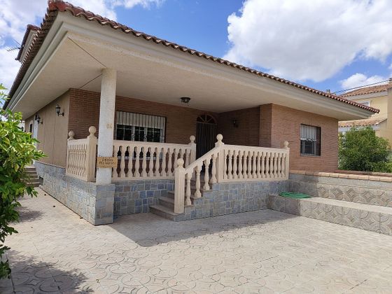 Foto 2 de Chalet en venta en Alguazas de 4 habitaciones con terraza y jardín