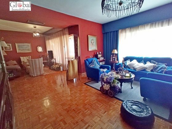 Foto 2 de Piso en venta en Santa Marina - La Paz de 4 habitaciones con terraza y garaje