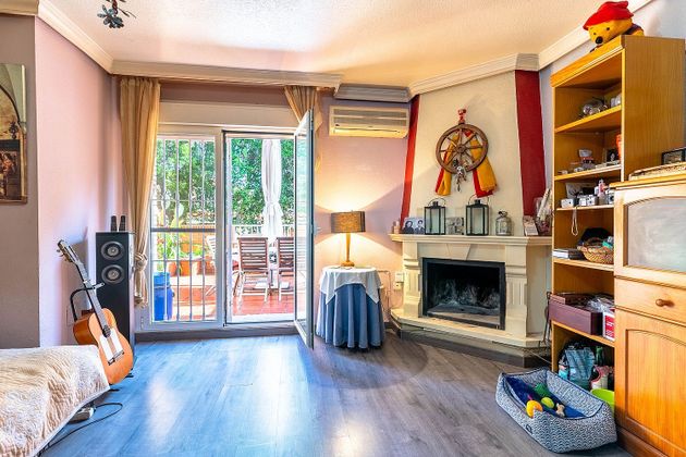 Foto 1 de Casa adossada en venda a Los Molinos - Villa Blanca de 4 habitacions amb terrassa i balcó