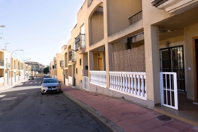 Foto 1 de Casa en venda a calle Federico Garcia Lorca de 3 habitacions amb terrassa i balcó