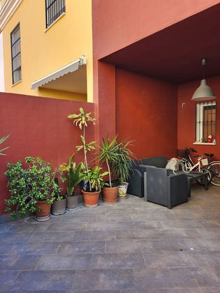 Foto 1 de Casa adossada en venda a Coria del Río de 4 habitacions amb terrassa i balcó