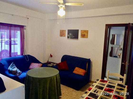 Foto 1 de Alquiler de piso en El Juncal - Av. de la Paz de 3 habitaciones con muebles