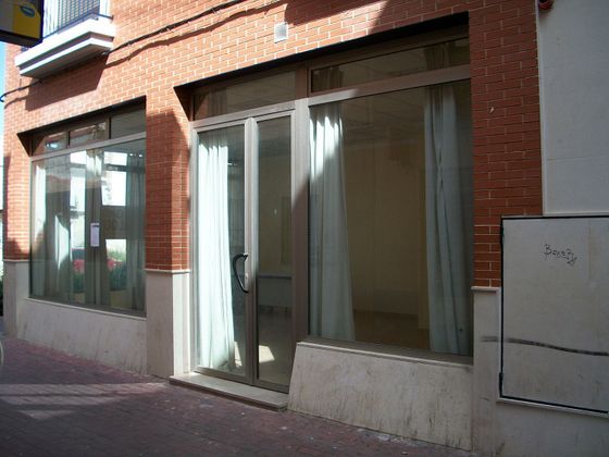 Foto 1 de Alquiler de local en calle Brazal del Merlo de 90 m²