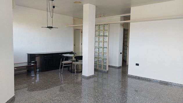 Foto 2 de Pis en venda a calle Pintor Velazquez de 3 habitacions amb terrassa i garatge