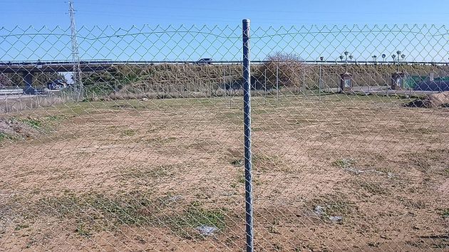 Foto 2 de Venta de terreno en Carmona de 1214 m²