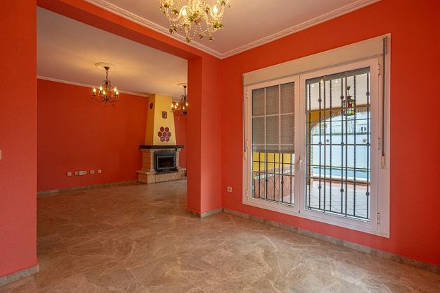 Foto 2 de Casa en venda a Castilleja de Guzmán de 4 habitacions amb piscina i garatge