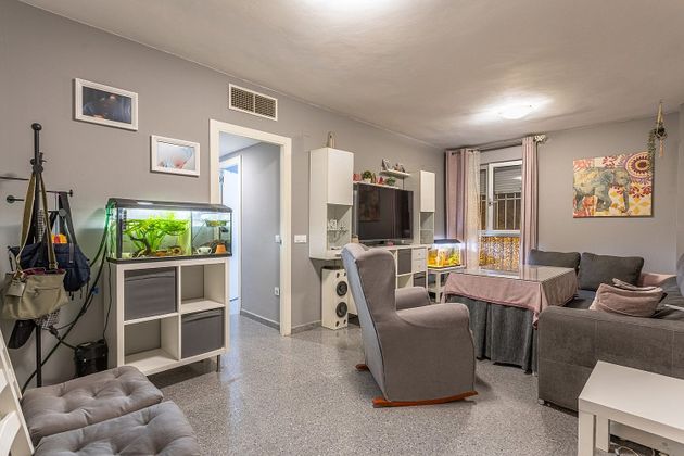 Foto 2 de Venta de piso en Colores - Entreparques de 3 habitaciones con garaje y aire acondicionado
