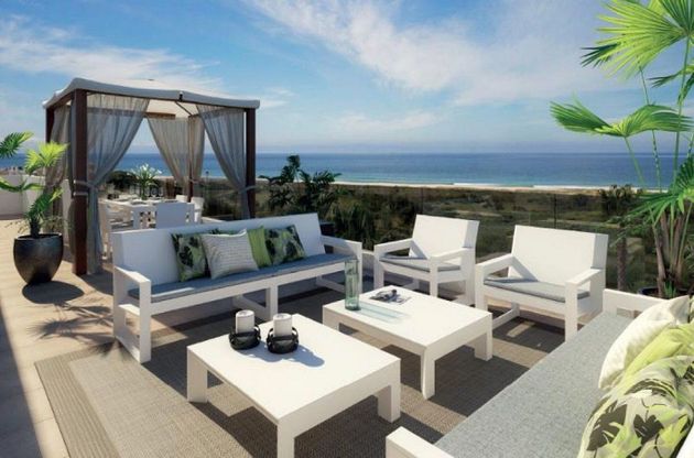 Foto 1 de Ático en venta en Punta del Moral de 3 habitaciones con terraza y piscina