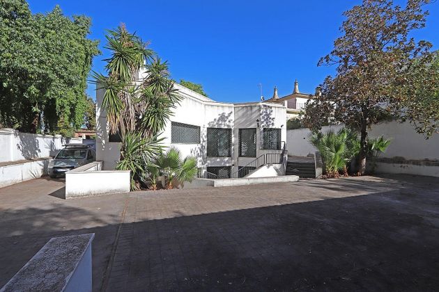 Foto 2 de Chalet en venta en Sector Sur  - La Palmera - Reina Mercedes de 5 habitaciones con terraza y garaje