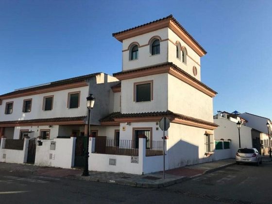 Foto 1 de Casa adossada en venda a Olivares de 4 habitacions amb terrassa i jardí