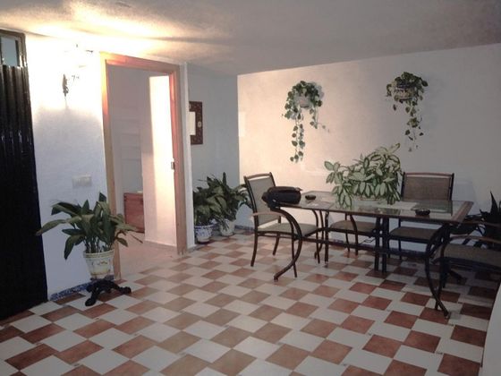 Foto 2 de Venta de casa en Las Almenas de 5 habitaciones con terraza y piscina