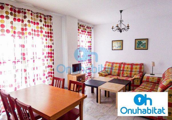 Foto 2 de Venta de piso en Centro - Huelva de 3 habitaciones con muebles y balcón