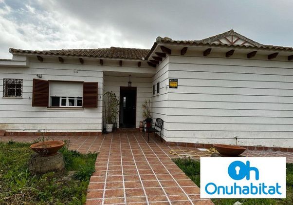 Foto 2 de Casa en venta en Aljaraque de 4 habitaciones con terraza y piscina