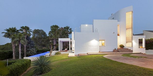 Foto 2 de Chalet en venta en El Bosque de 5 habitaciones con terraza y piscina