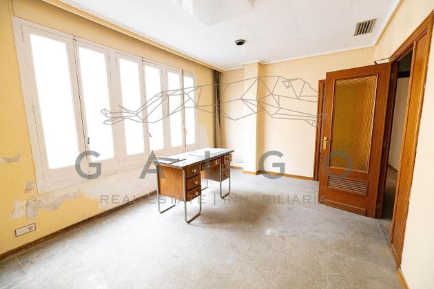 Foto 1 de Pis en venda a El Mercat de 9 habitacions amb aire acondicionat i calefacció