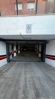 Foto 1 de Garaje en alquiler en calle Rafael Ortí de 16 m²