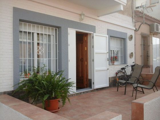 Foto 2 de Piso en venta en Los Nietos de 2 habitaciones con terraza y jardín
